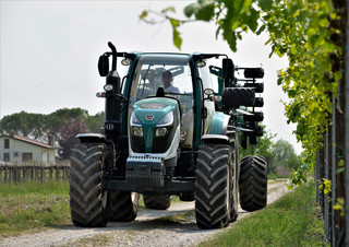 Tracteurs 4WD Arbos 5115