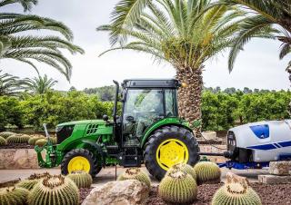 Tracteurs 4WD John Deere 5115GN