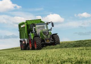 Tracteurs 4WD Fendt 724 Vario Power+ 