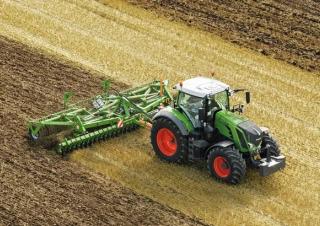 Tracteurs 4WD Fendt 822 Vario Profi+