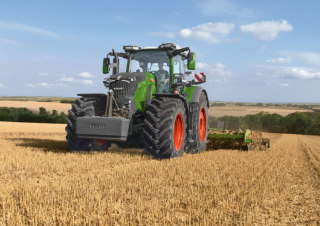 Tracteurs 4WD Fendt 826 Vario Power+ 