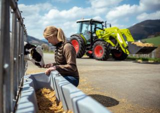 Tracteurs 4WD Claas Axos 2.105 