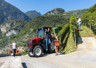 Tracteurs 4WD Valtra F85S