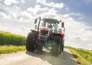 Tracteurs 4WD Massey Ferguson MF 7S.210