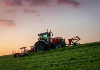 Tracteurs 4WD Massey Ferguson MF 8S.205 