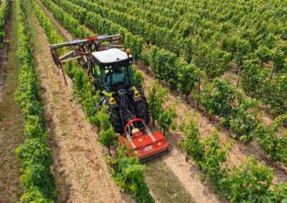 Tracteurs 4WD Claas Nexos 2.120 Comfort M 