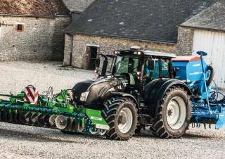 Tracteurs 4WD Valtra T 153