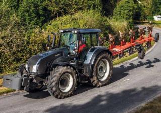 Tracteurs 4WD Valtra T 163