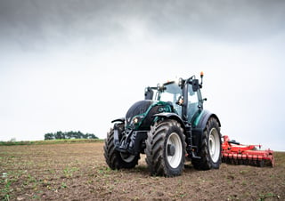 Tracteurs 4WD Valtra T214A