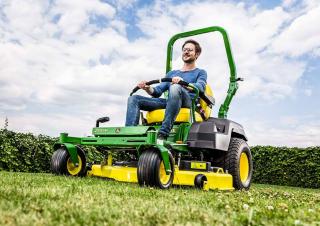 Tondeuses à gazon autoportées et tracteurs de jardin John Deere Z530M