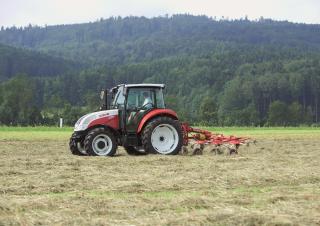Tracteurs roues arrière Steyr 4055 Kompakt S Komfort