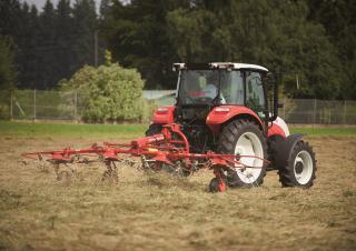 Tracteurs roues arrière Steyr 4065 Kompakt S Basis