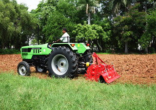 Tracteurs roues arrière DEUTZ-FAHR Agromaxx 45