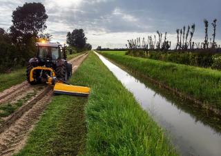 Tracteurs roues arrière SAME Dorado 90 