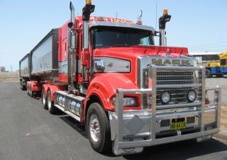 Camions Tracteurs routiers Mack SuperLiner RWL712L CA494 ETAZ673A 4x2