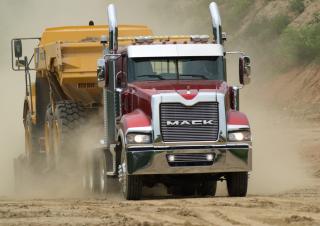 Camions Tracteurs routiers Mack TITAN Day Cab MP10 8x4