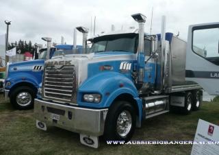 Camions Tracteurs routiers Mack TITAN Day Cab MP10 8x4