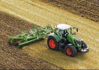 Tracteurs 4WD Fendt 824 Vario Profi