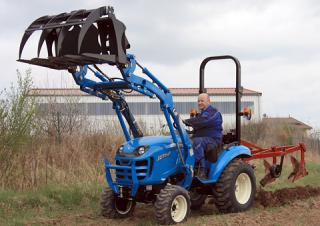 Tracteurs 4WD LS J27 HST