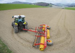 Tracteurs 4WD Claas Elios 220