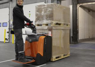 Transpalette ellectr. timon des piétons à partir du sol BT LPE 200