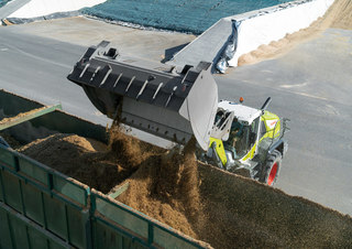 Valet de ferme Claas Torion 1177