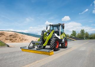 Valet de ferme Claas Torion 535