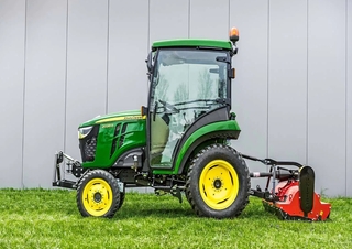 Véhicule Véhicules communaux multi-usages à diesel diesel John Deere 2038 R