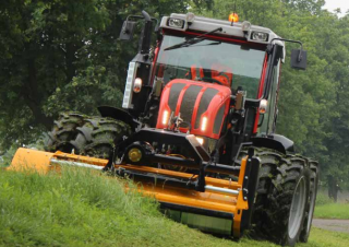 Véhicule Véhicules communaux multi-usages à diesel diesel Reform Werke Mounty 110 V