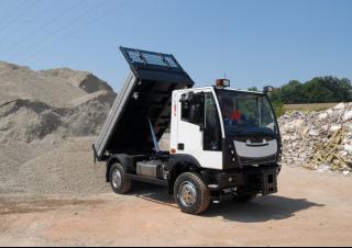 Véhicule Véhicules communaux multi-usages à diesel diesel Aebi MT 740