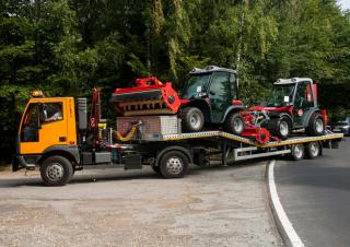 Véhicule Véhicules communaux multi-usages à diesel diesel Aebi MT 750