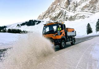 Véhicule Véhicules communaux multi-usages à diesel diesel Aebi MT 760
