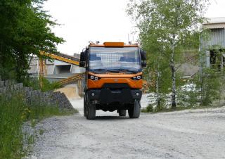 Véhicule Véhicules communaux multi-usages à diesel diesel Aebi MT 760