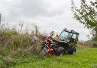 Véhicule Véhicules communaux multi-usages à diesel diesel Aebi TT 206+