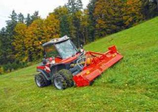 Véhicule Véhicules communaux multi-usages à diesel diesel Aebi TT 211