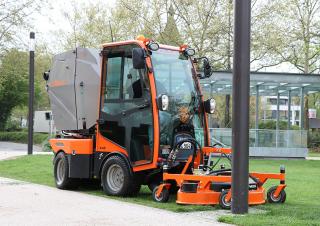 Véhicule Véhicules communaux multi-usages à diesel diesel Holder X 45
