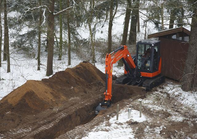 Hitachi ZX65USB-5A Fiches techniques & données techniques (2013