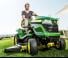 Tondeuses à gazon autoportées et tracteurs de jardin John Deere X380