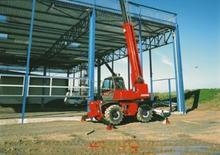 Chariot Élévateur avec châssis tounant Manitou MRT 1432