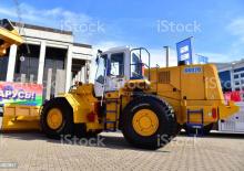 Bouteur sur pneus Belaz 68020