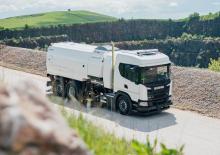 Camions à double balayeur Bucher-Schörling MaxPowa V120
