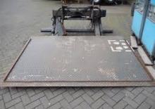Chargement montées sur camions ZEPRO BZ 150-131