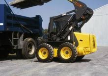 Chargeurs compacts New Holland LS 150