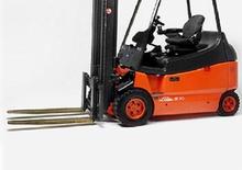 Chariots élevateurs frontaux  electriques Linde E 30 EX