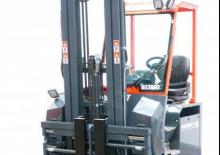 Chariots élévateurs électriques multidirectionnels Combi-Lift CBE 3000