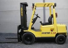 Chariots élévateurs électriques multidirectionnels Hyster RM 2.5
