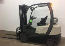 Chariots élevateurs frontaux à gaz Crown C-5 1000-50