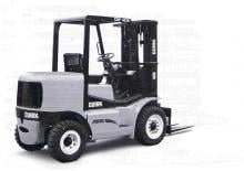 Chariots élevateurs frontaux à gaz Clark CGP 45 H