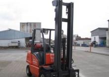 Chariots élevateurs frontaux à gaz Steinbock CL 30 C