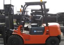 Chariots élevateurs frontaux à gaz Dalian CPQD 30 FA